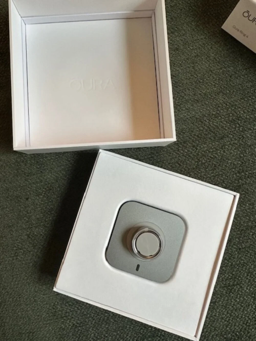 Oura Ring 4 size 6 (NEVER WORN)